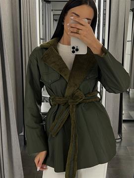 {{photo.Alt || photo.Description || 'Куртка-«дублёнка» с отложным воротником, на кнопках, с поясом в комплекте  WS 102'}}