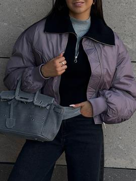 {{photo.Alt || photo.Description || 'Бомбер (наполнитель-утиный пух) 2199'}}