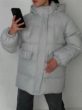 {{photo.Alt || photo.Description || 'Куртка свободного кроя на холлофайбере: молния+кнопки 238'}}